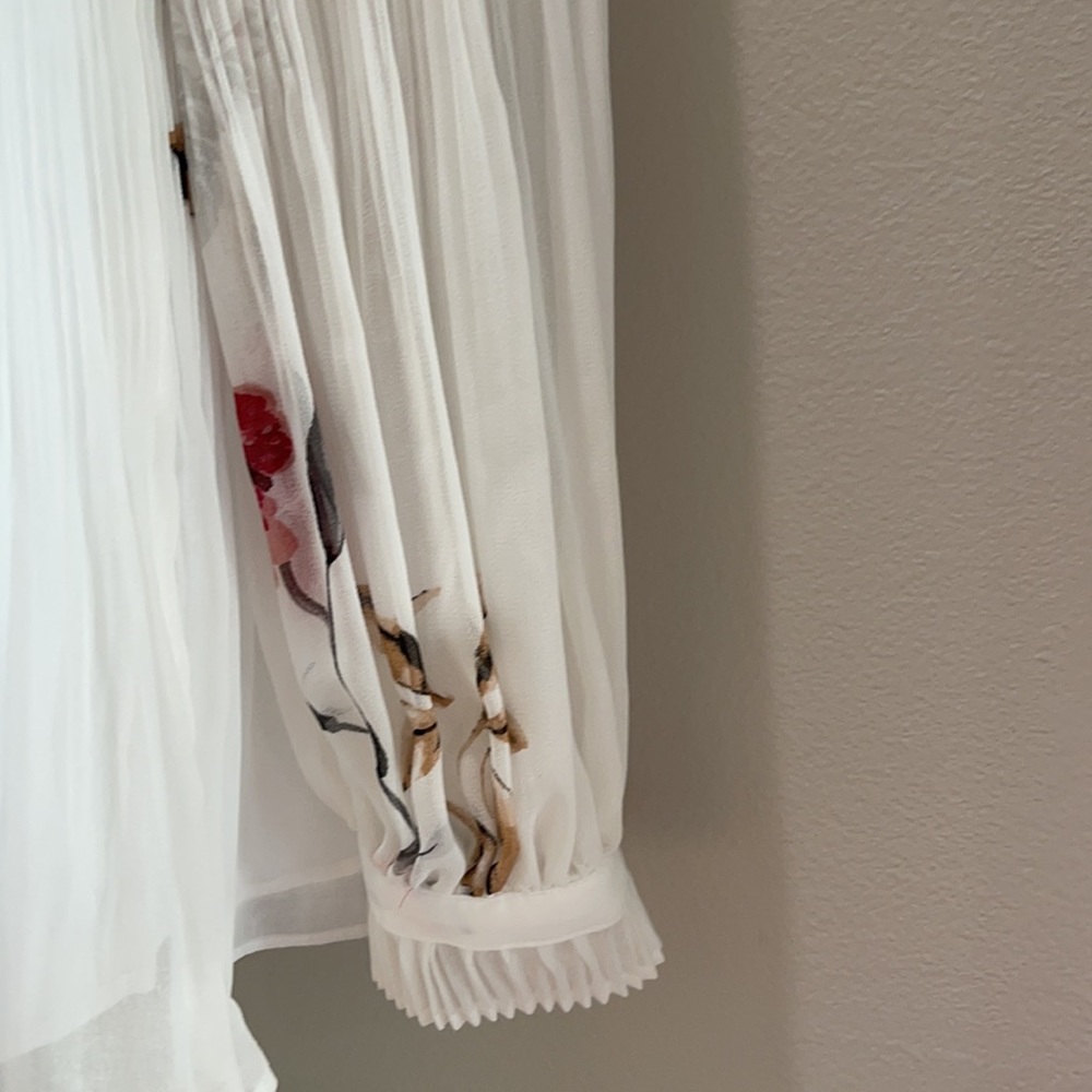 White House Black Market Pleated Blouse - Picture 6 of 13